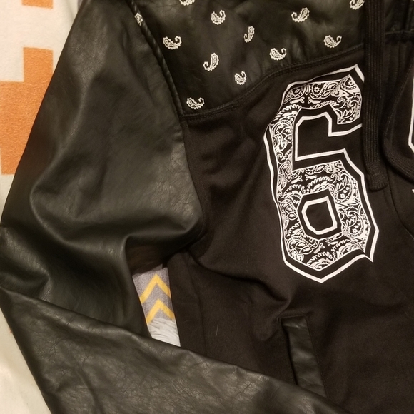 New Victorious Spring Jacket - Picture 3 of 3